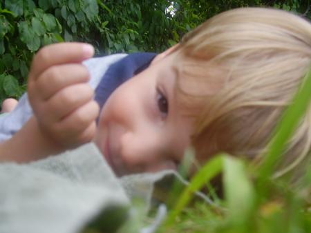 Ryan dans l'herbe